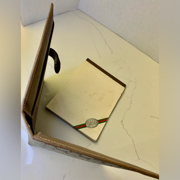 GUCCI PLUS RARE 1980s Leather Agenda w/original paper notepad. - Picture 12 of 13